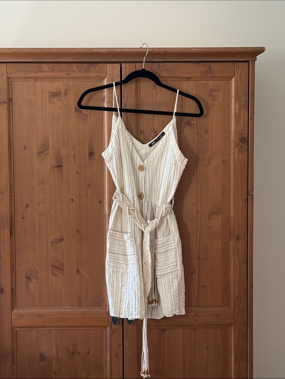 Super cute gauze Zara summer dress with macramee belt and wooden buttons